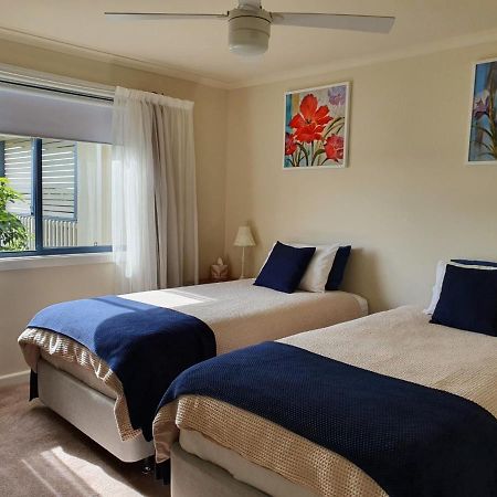 Abalone Guest Accommodation Лейкс-Энтранс Экстерьер фото