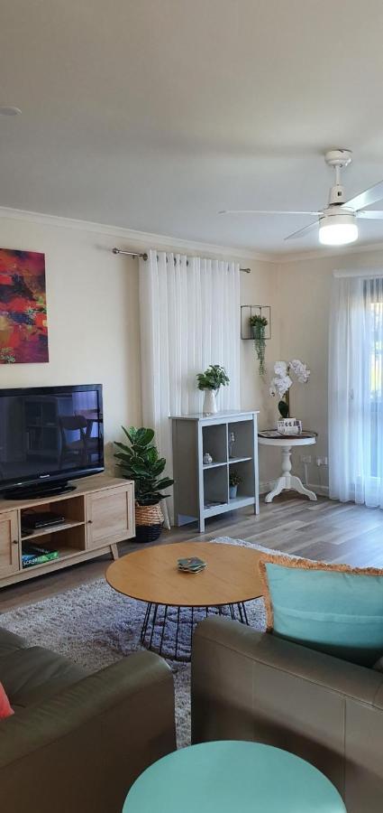Abalone Guest Accommodation Лейкс-Энтранс Экстерьер фото